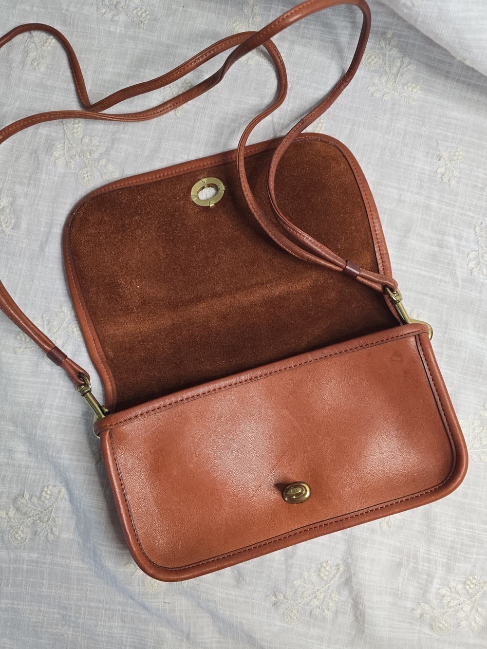 Vintage Coach - Picture 2 of 4